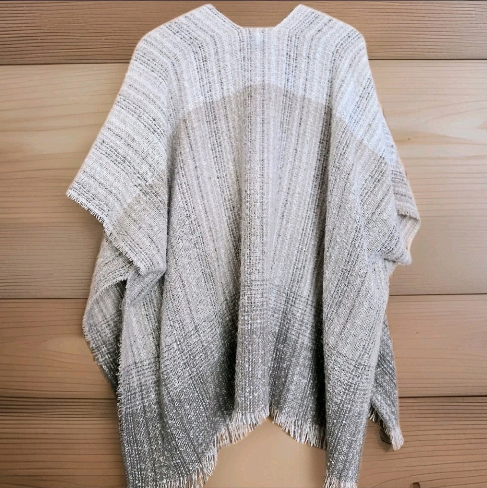 Cejon Graduated Neutral Knit Poncho  Cozy Quiet Luxury Fringed Southwest Boho - Picture 4 of 7